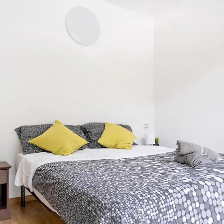 Incantevole Con Parcheggio Gratuito Апартаменты *