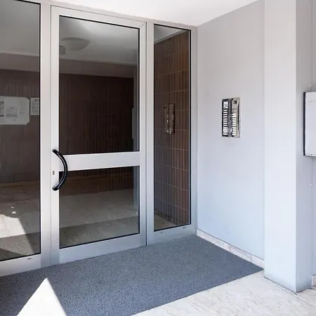 Апартаменты Incantevole Con Parcheggio Gratuito Тренто