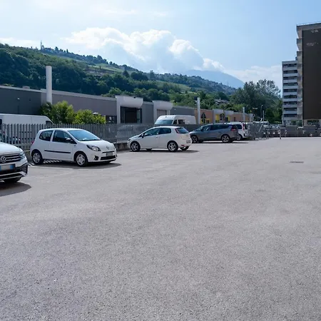 Апартаменты Incantevole Con Parcheggio Gratuito Тренто